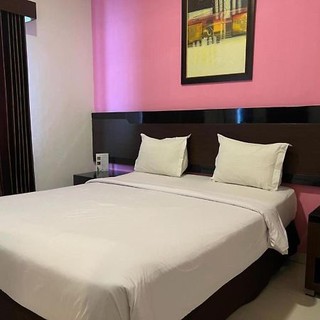 Ayla City Hotel Sorong Extérieur photo