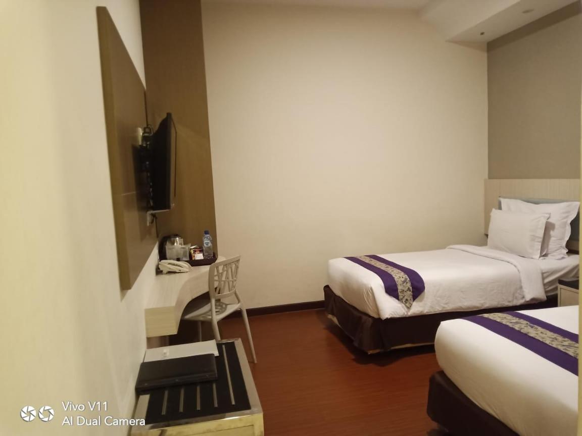 Ayla City Hotel Sorong Extérieur photo