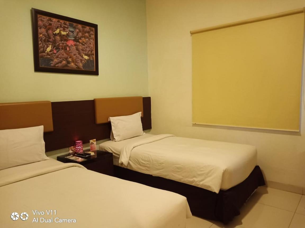 Ayla City Hotel Sorong Extérieur photo