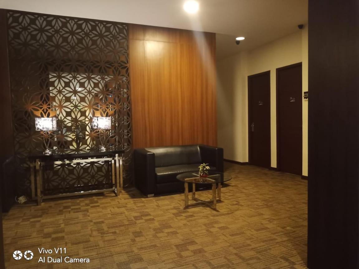 Ayla City Hotel Sorong Extérieur photo