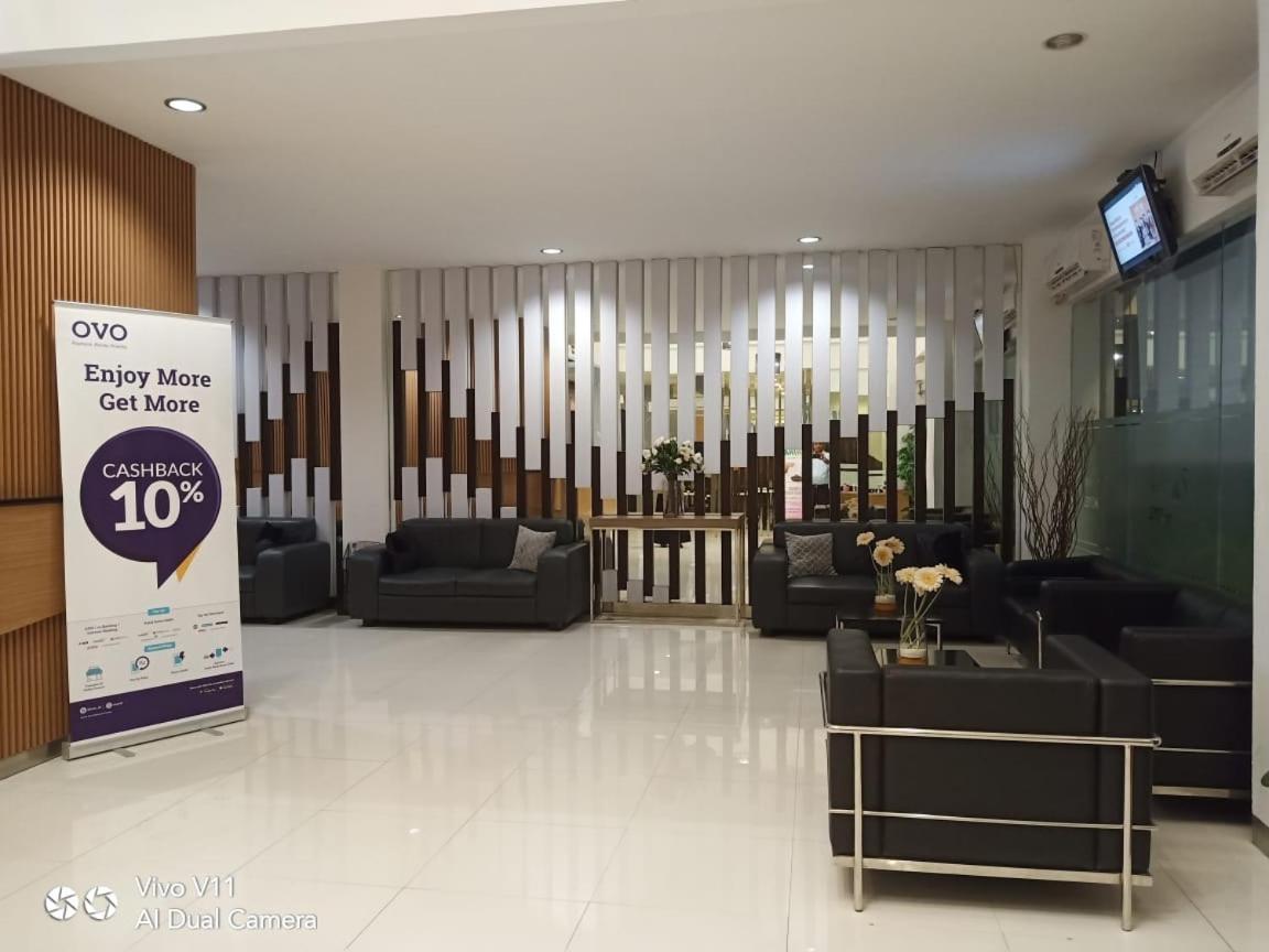 Ayla City Hotel Sorong Extérieur photo