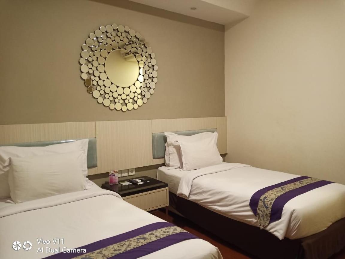 Ayla City Hotel Sorong Extérieur photo