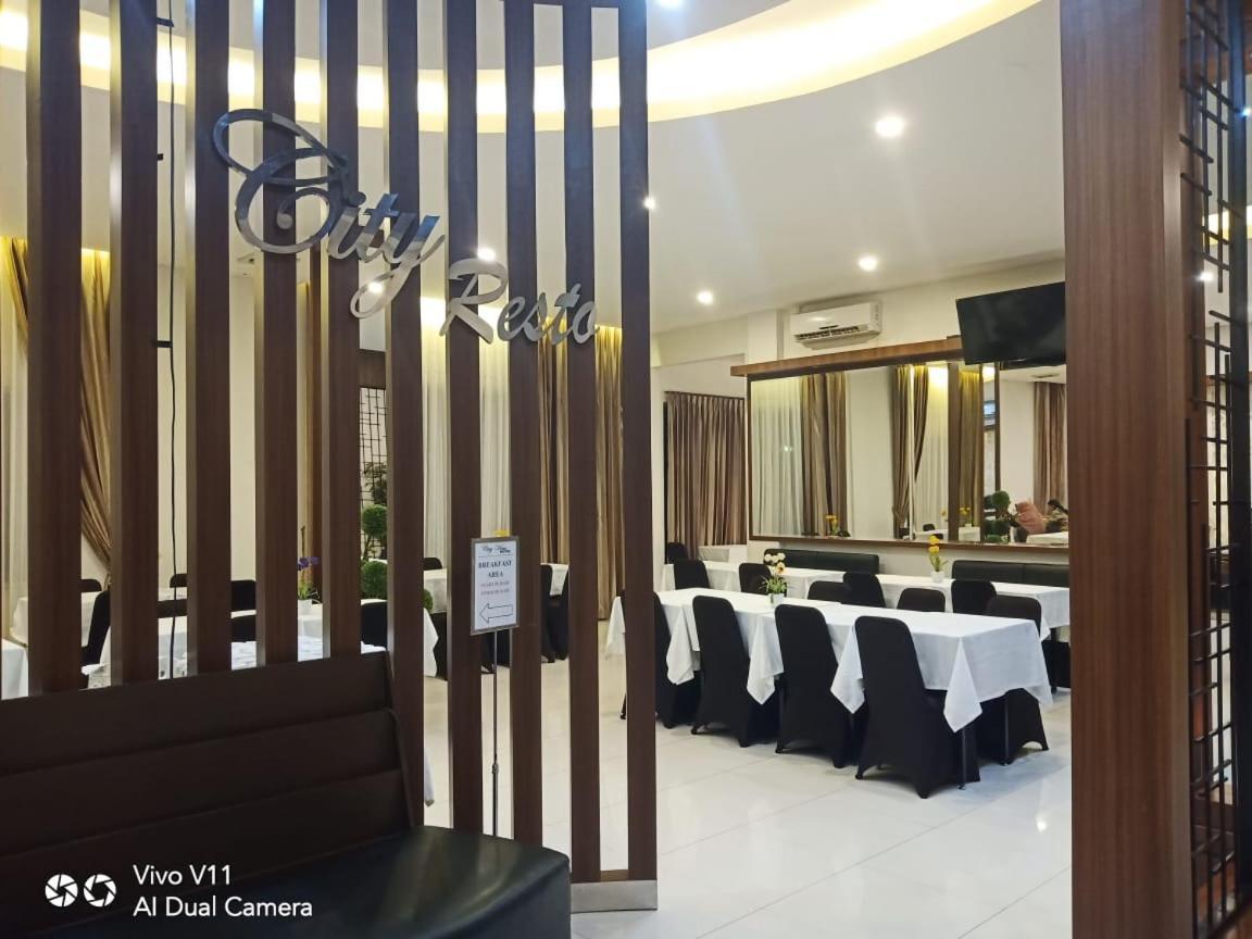 Ayla City Hotel Sorong Extérieur photo