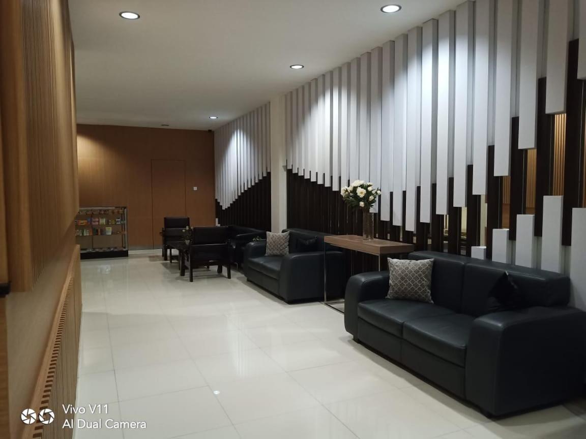 Ayla City Hotel Sorong Extérieur photo