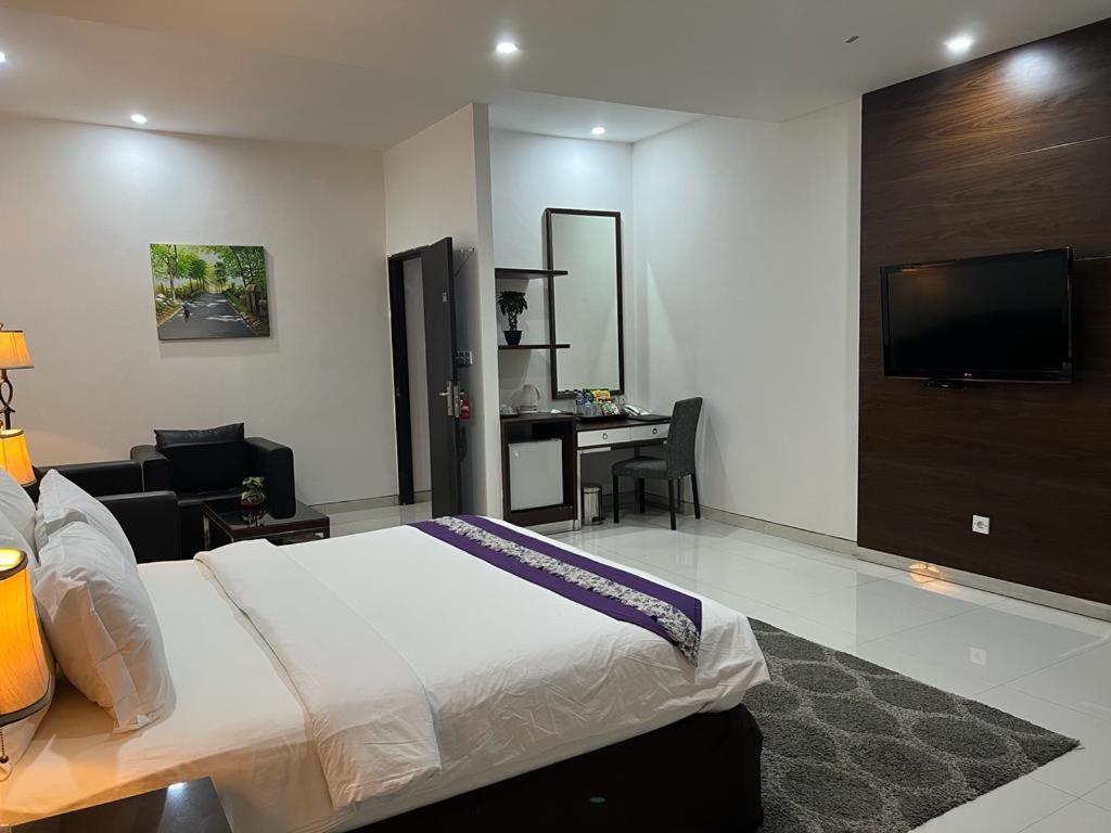 Ayla City Hotel Sorong Extérieur photo