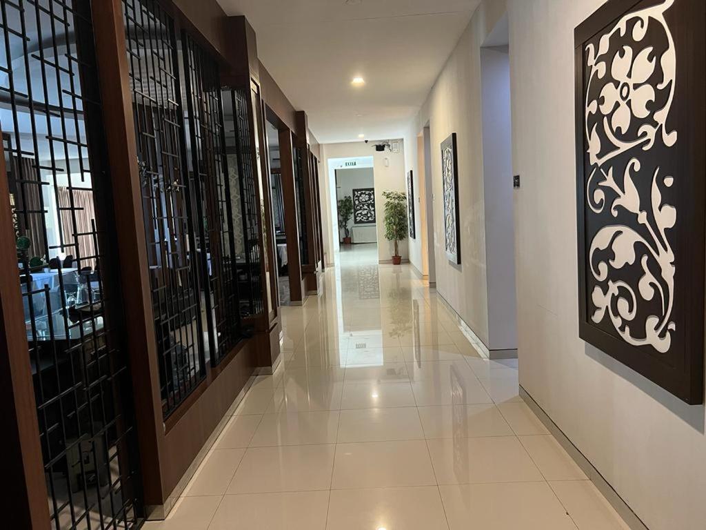 Ayla City Hotel Sorong Extérieur photo