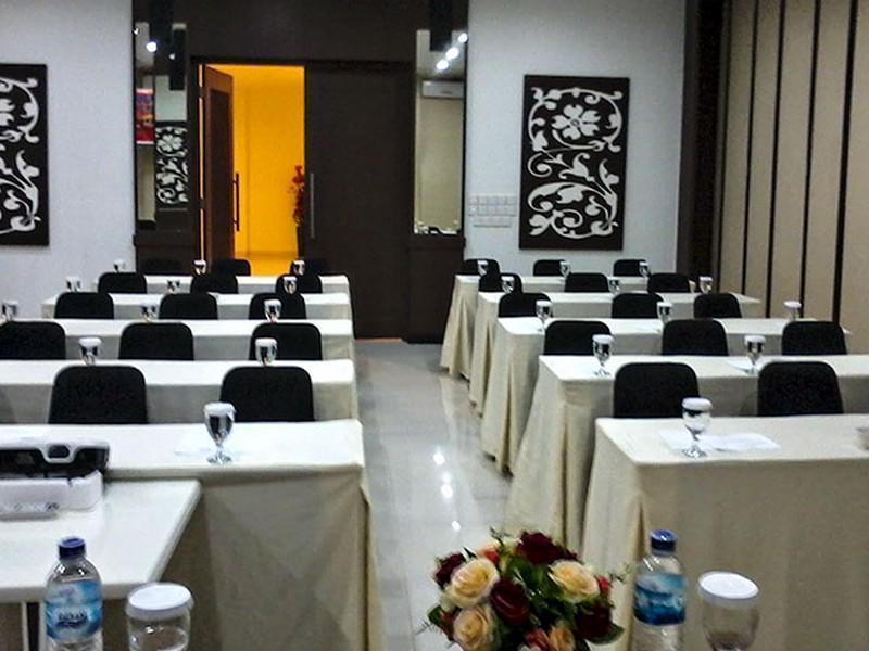 Ayla City Hotel Sorong Extérieur photo
