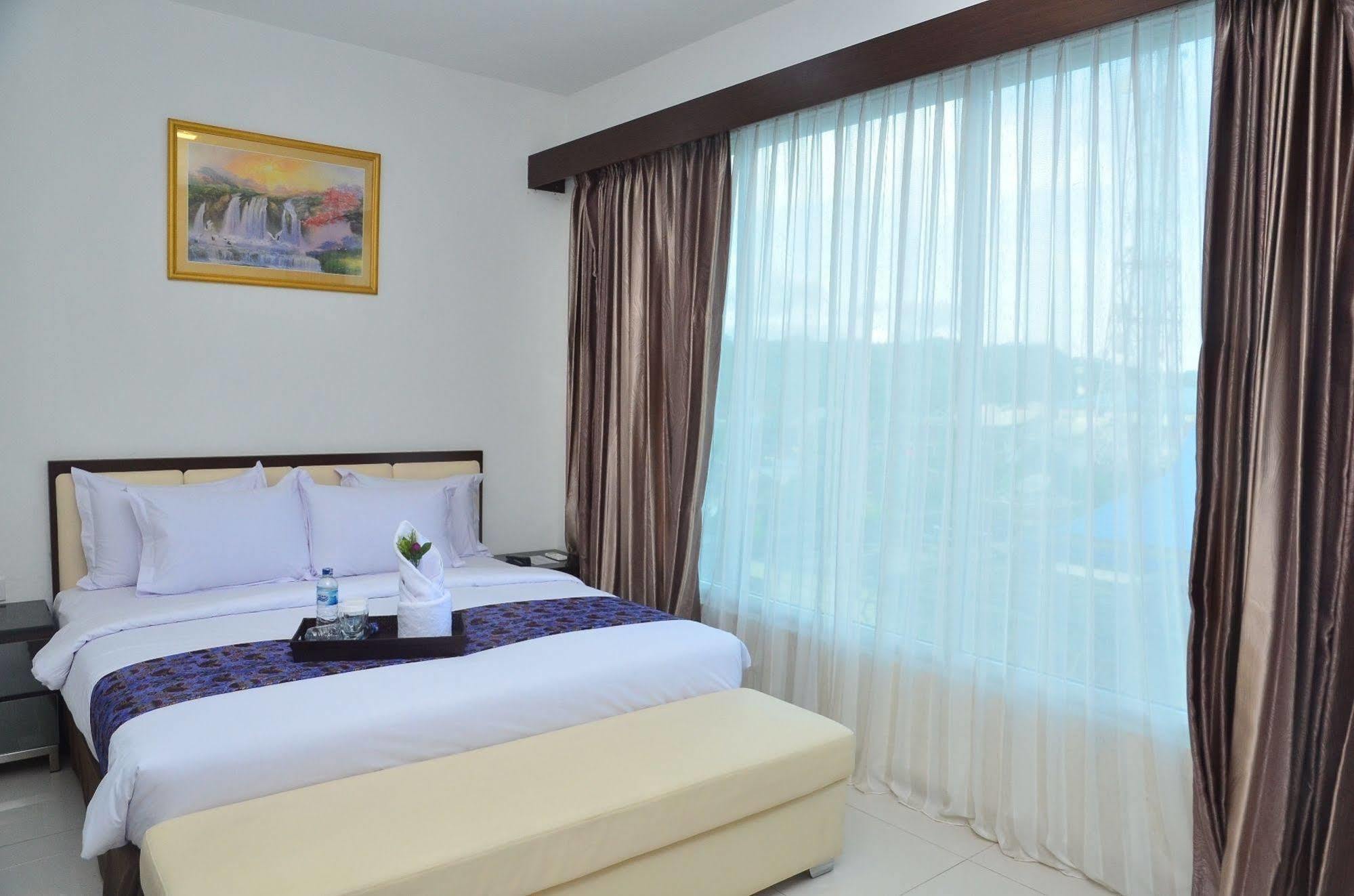 Ayla City Hotel Sorong Extérieur photo